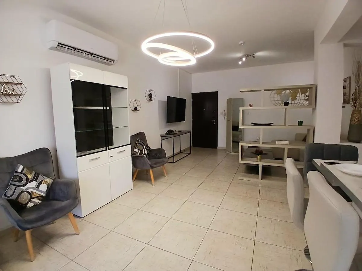 Spacious 2 Bedroom Apartment Larnaca