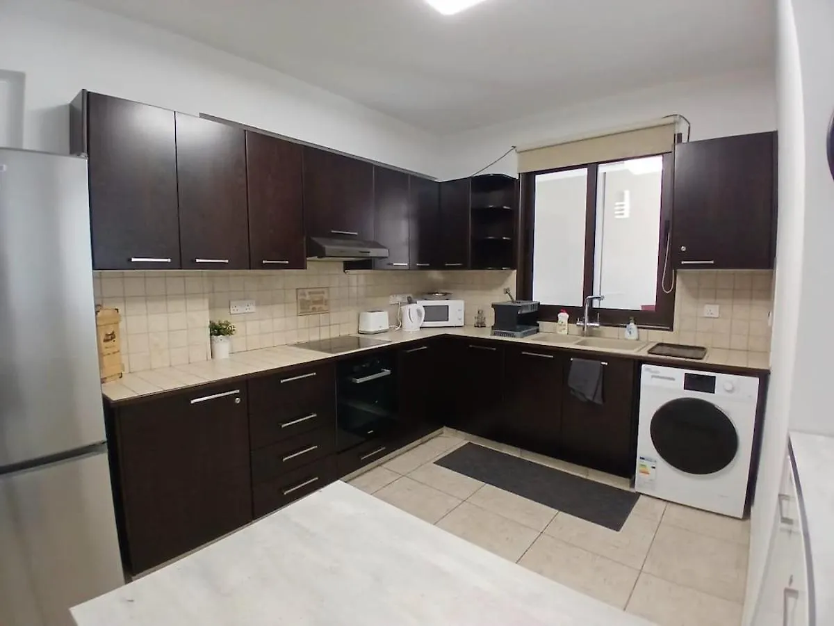 Spacious 2 Bedroom Apartment Larnaca Chypre