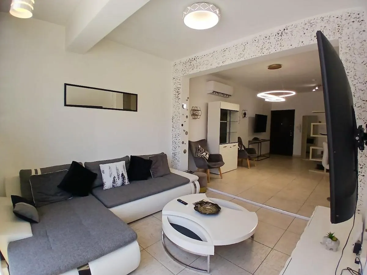 Spacious 2 Bedroom Apartment Larnaca Chypre